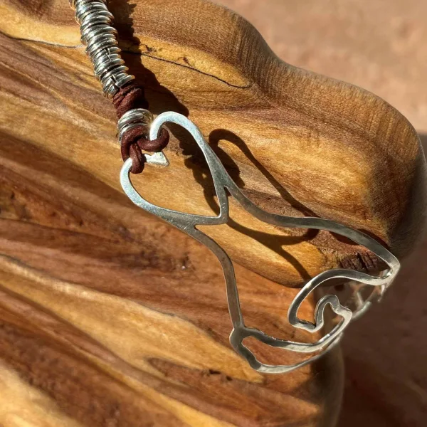Pieces for Peace, Schmuck für Frieden, Rune des Lebens, Peace Schmuck, Schmuck mit Botschaft, Maya Symbol, Armband Silber, Silberdraht, geschmiedet, gehämmert, Schmuck individuell anfertigen lassen, Armband individuell anfertigen lassen, Armband Silber, Armband Silber Handarbeit, außergewöhnliches Armrband, Armband außergewöhnlich, extravagantes Armband, Armband Handarbeit, Armband handgefertigt, Armband handgemacht, handgearbeitetes Armband, handgefertigtes Armband, handgemachtes Armband, Armband handmade, Silberschmuck Handarbeit, Silberschmuck handgefertigt, Silberschmuck handgemacht, Schmuck Handarbeit, Schmuck handgefertigt, Schmuck handgemacht, handgearbeiteter Silberschmuck, handgefertigter Silberschmuck, handgemachter Silberschmuck, handgearbeiteter Schmuck, handgefertigter Schmuck, handgemachter Schmuck, Sterling Silber, Friedenstaube, Weltfrieden Schmuck, Frieden Schmuck, Friedensbotschaft, Botschaft für Frieden, Botschaft für Peace, Peace on Earth, Give Peace a Chance, Peace and Love, Peace Zeichen, Peace Symbol, Friedenstaube, Peace Message, Peace of Mind, World Peace, Innerer Frieden, Friedensbewegung, Friedensaktivist, Peacemaker, Friedensmanifest, Friedensappell, Friedensvertrag, Friedensverhandlung, Friedenstreck, Friedensmal, Peace Bell, Pax Terra, Peace is beautiful, Peace is coming, Peace one day