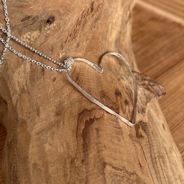 Pieces for Peace, Schmuck für Frieden, Rune des Lebens, Peace Schmuck, Schmuck mit Botschaft, Kettenanhänger Silber, Love and Peace, Schmuck individuell anfertigen lassen, Kettenanhänger individuell anfertigen lassen, Kettenanhänger Silber, außergewöhnliche Kettenanhänger, extravagante Kettenanhänger, handgemachte Kettenanhänger, Kettenanhänger Handarbeit, Kettenanhänger handgefertigt, Kettenanhänger handgemacht, handgearbeiteter Kettenanhänger, handgefertigter Kettenanhänger, handgemachter Kettenanhänger, Kettenanhänger handmade, Silberschmuck Handarbeit, Silberschmuck handgefertigt, Silberschmuck handgemacht, Schmuck Handarbeit, Schmuck handgefertigt, Schmuck handgemacht, handgearbeiteter Silberschmuck, handgefertigter Silberschmuck, handgemachter Silberschmuck, handgearbeiteter Schmuck, handgefertigter Schmuck, handgemachter Schmuck, Sterling Silber, Friedenstaube, Weltfrieden Schmuck, Frieden Schmuck, Friedensbotschaft, Botschaft für Frieden, Botschaft für Peace, Peace on Earth, Give Peace a Chance, Peace and Love, Peace Zeichen, Peace Symbol, Friedenstaube, Peace Message, Peace of Mind, World Peace, Innerer Frieden, Friedensbewegung, Friedensaktivist, Peacemaker, Friedensmanifest, Friedensappell, Friedensvertrag, Friedensverhandlung, Friedenstreck, Friedensmal, Peace Bell, Pax Terra, Peace is beautiful, Peace is coming, Peace one day