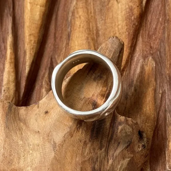 Pieces for Peace, Schmuck für Frieden, Peace Schmuck, Schmuck mit Botschaft, Schmuck individuell anfertigen lassen, Ring individuell anfertigen lassen, Ring Silber, Silberring, Ring Silberguss, Ring aussagekräftig, Ring außergewöhnlich, Ring extravagant, Ring Handarbeit, Ring handgefertigt, Ring handgemacht, handgearbeiteter Ring, handgefertigter Ring, handgemachter Ring, Ring handmade, Silberschmuck Handarbeit, Silberschmuck handgefertigt, Silberschmuck handgemacht, Schmuck Handarbeit, Schmuck handgefertigt, Schmuck handgemacht, handgearbeiteter Silberschmuck, handgefertigter Silberschmuck, handgemachter Silberschmuck, handgearbeiteter Schmuck, handgefertigter Schmuck, handgemachter Schmuck, Sterling Silber, Friedenstaube, Weltfrieden Schmuck, Frieden Schmuck, Friedensbotschaft, Botschaft für Frieden, Botschaft für Peace, Peace on Earth, Give Peace a Chance, Peace and Love, Peace Zeichen, Peace Symbol, Friedenstaube, Peace Message, Peace of Mind, World Peace, Innerer Frieden, Friedensbewegung, Friedensaktivist, Peacemaker, Friedensmanifest, Friedensappell, Friedensvertrag, Friedensverhandlung, Friedenstreck, Friedensmal, Peace Bell, Pax Terra, Peace is beautiful, Peace is coming, Peace one day